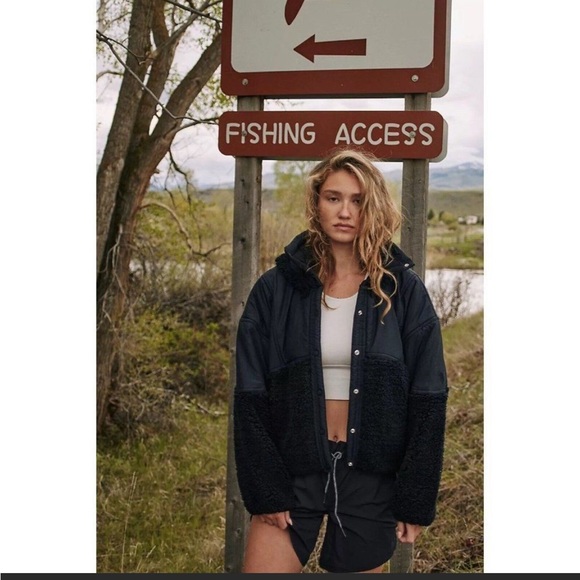 New Free People Movement Adventure Awaits Fleece Sherpa Jacket in Black Medium - Picture 1 of 17